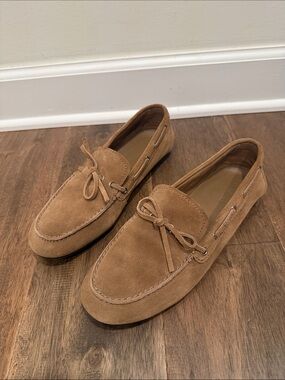 Everlane women’s  Suede Driving Loafers in Tan Brown